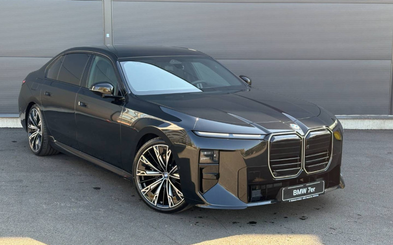 BMW Rad 7 xDrive 3,0 294 kW automat, 78 479 km, Slovensko — foto 2 z 32