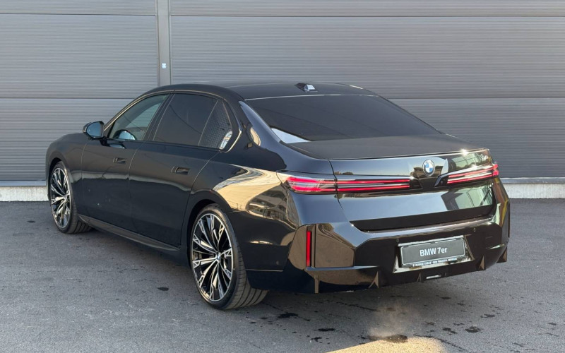 BMW Rad 7 xDrive 3,0 294 kW automat, 78 479 km, Slovensko — foto 9 z 32