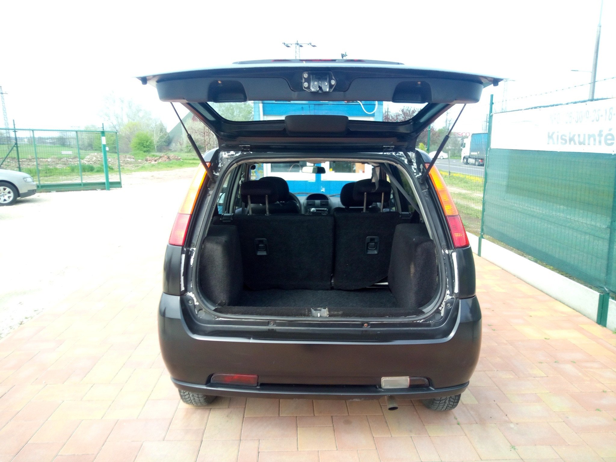 Suzuki Ignis 1.3 69 kW manuál rok 2003, 287 980 km, Maďarsko — foto 5 z 60