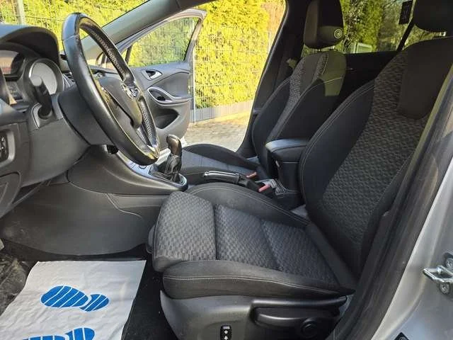 Opel Astra Sport 74 kW manuál rok 2017, 164 954 km, Německo — foto 10 z 15