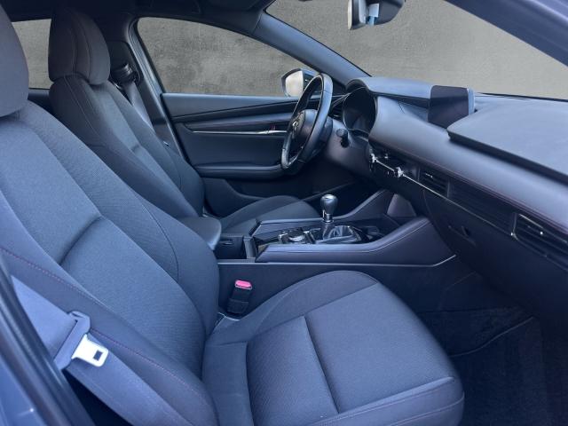 Mazda 3 manuál rok 2022, 28 195 km, Německo — foto 12 z 21