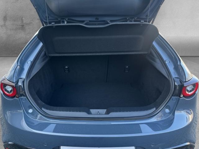 Mazda 3 manuál rok 2022, 28 195 km, Německo — foto 16 z 21