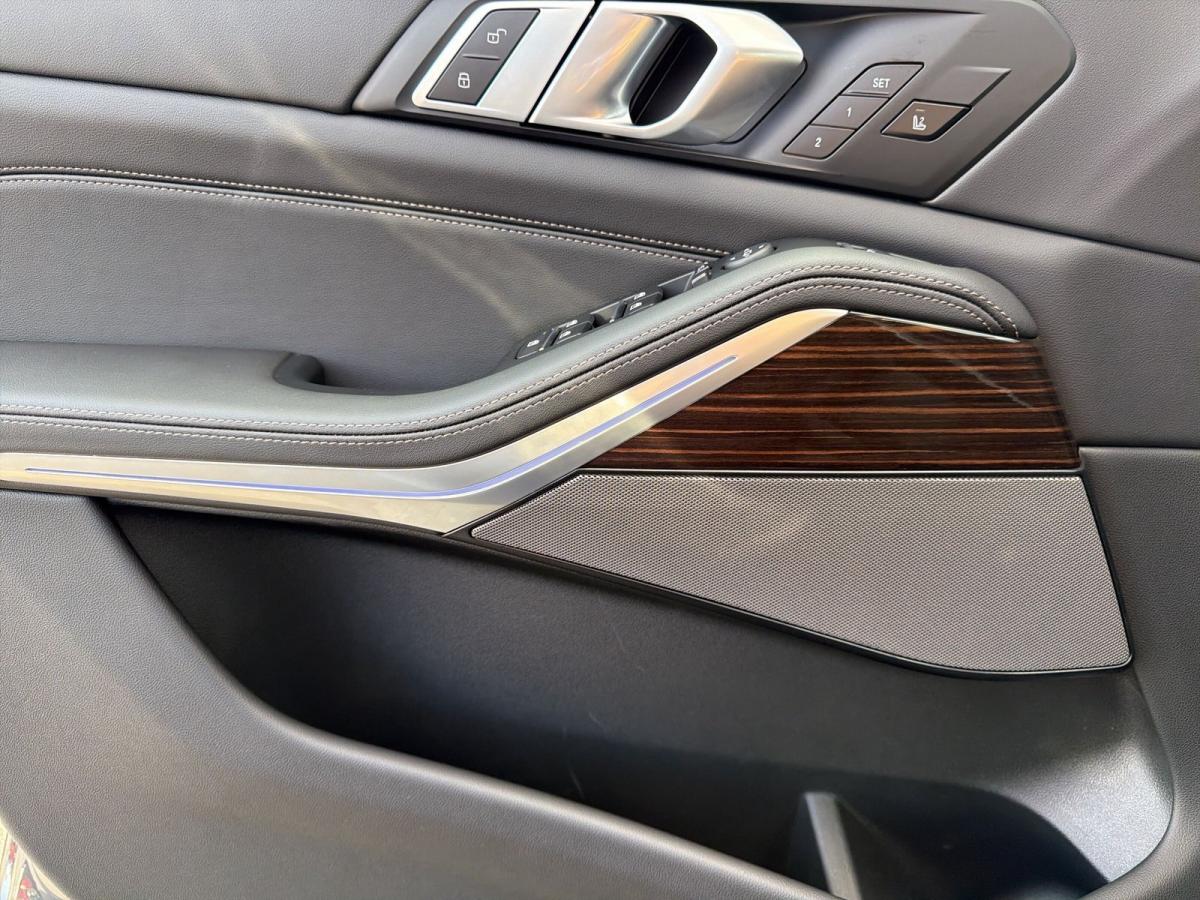 BMW x5 automat rok 2026, 4 850 km, Německo — foto 12 z 26