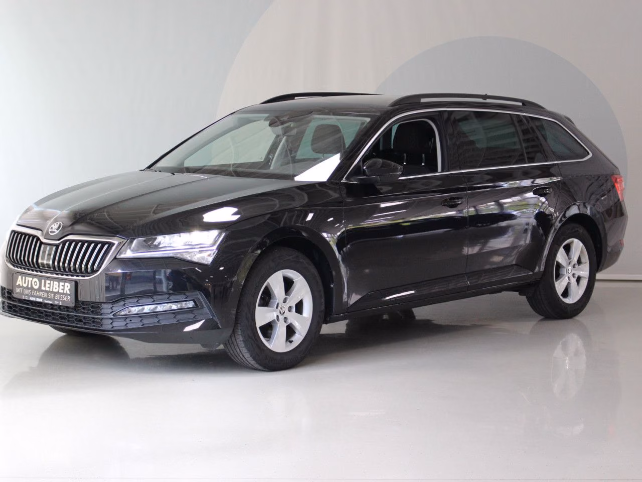 Škoda Superb 1.5 TSI 110 kW automat rok 2024, 33 500 km, Německo — foto 3 z 17