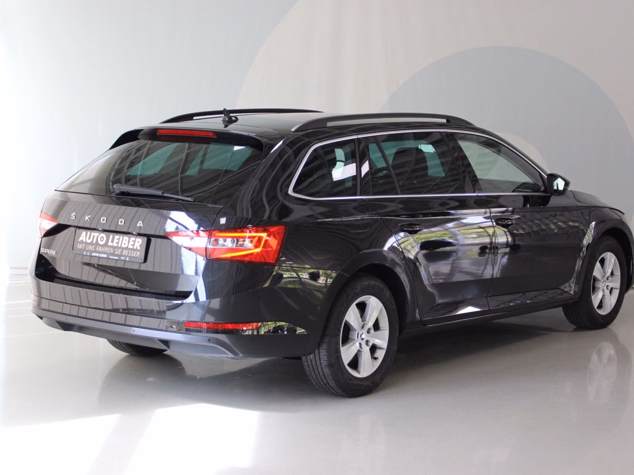 Škoda Superb 1.5 TSI 110 kW automat rok 2024, 33 500 km, Německo — foto 4 z 17