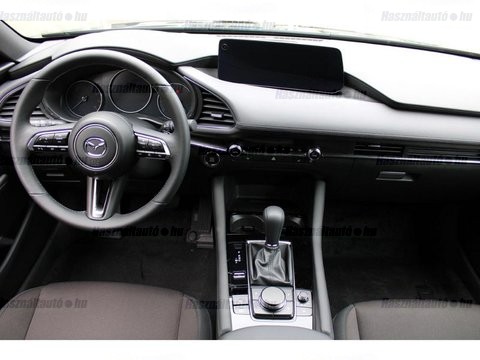 Mazda 3 2,5 103 kW automat, 100 km, Německo — foto 10 z 20