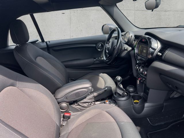 MINI One 1,2 75KW manuál rok 2018, 75 305 km, Německo — foto 16 z 25