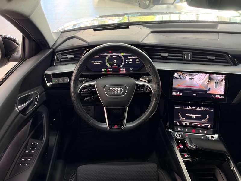 Audi E-tron 55 quattro 300 kW automat rok 2022, 63 820 km, Německo — foto 10 z 25
