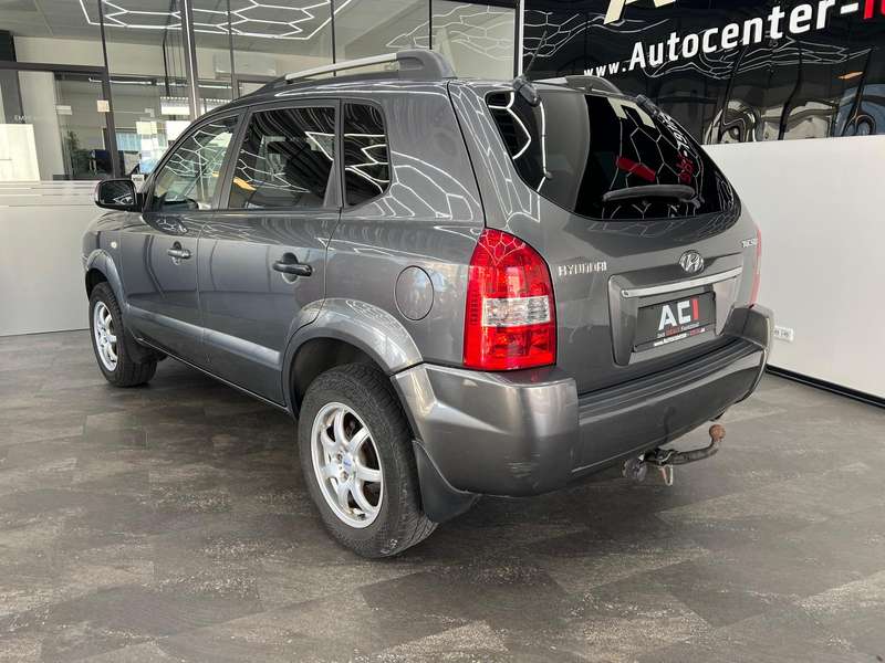 Hyundai Tucson 2.0 104 kW manuál, 105 100 km, Německo — foto 8 z 30