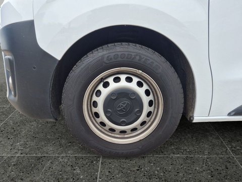 Toyota Proace Verso 2.0d 106 kW manuál rok 2024, 34 500 km, Německo — foto 15 z 28
