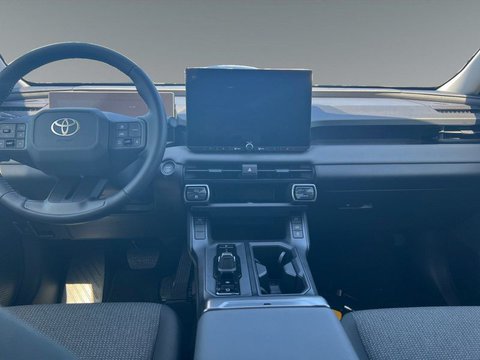 Toyota RAV4 2.5 106 kW automat rok 2026, 5 586 km, Německo — foto 10 z 21