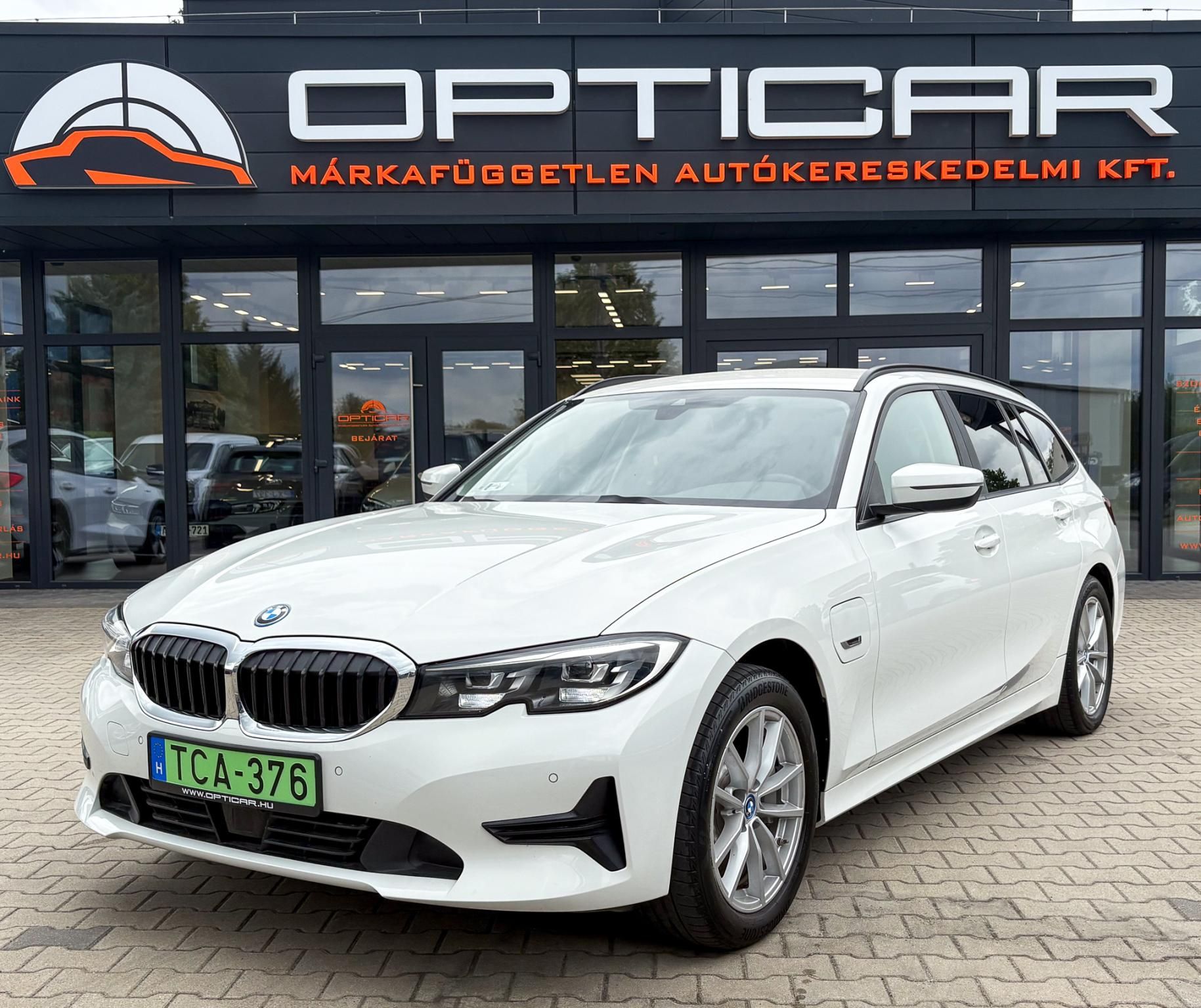 BMW 2,0 135 kW automat rok 2022, 92 430 km, Maďarsko — foto 4 z 16