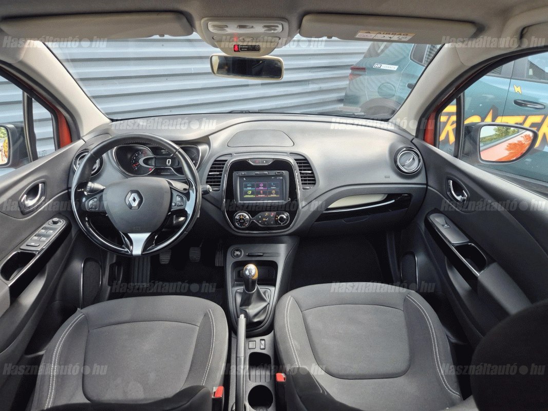 Renault Captur 0.9 TCe 66 kW rok 2016, 108 612 km, Maďarsko — foto 2 z 12
