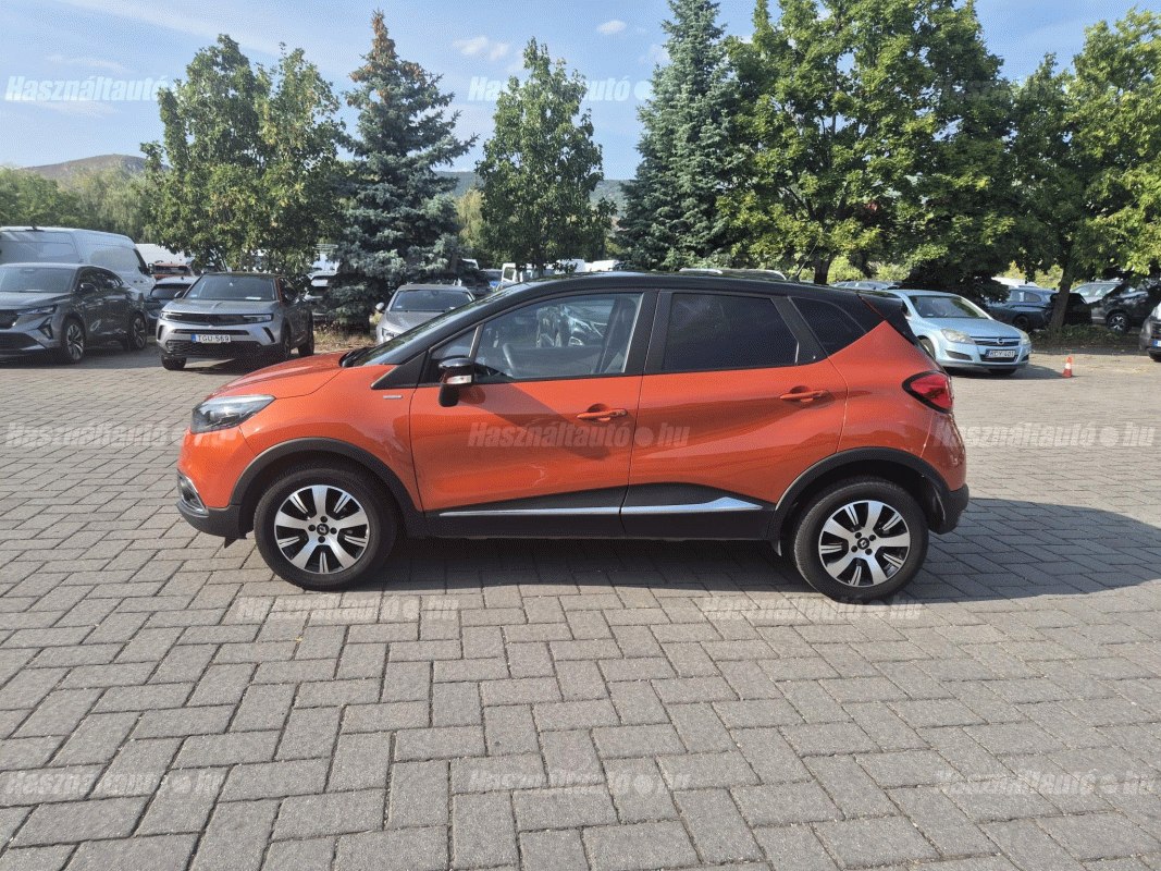 Renault Captur 0.9 TCe 66 kW rok 2016, 108 612 km, Maďarsko — foto 4 z 12