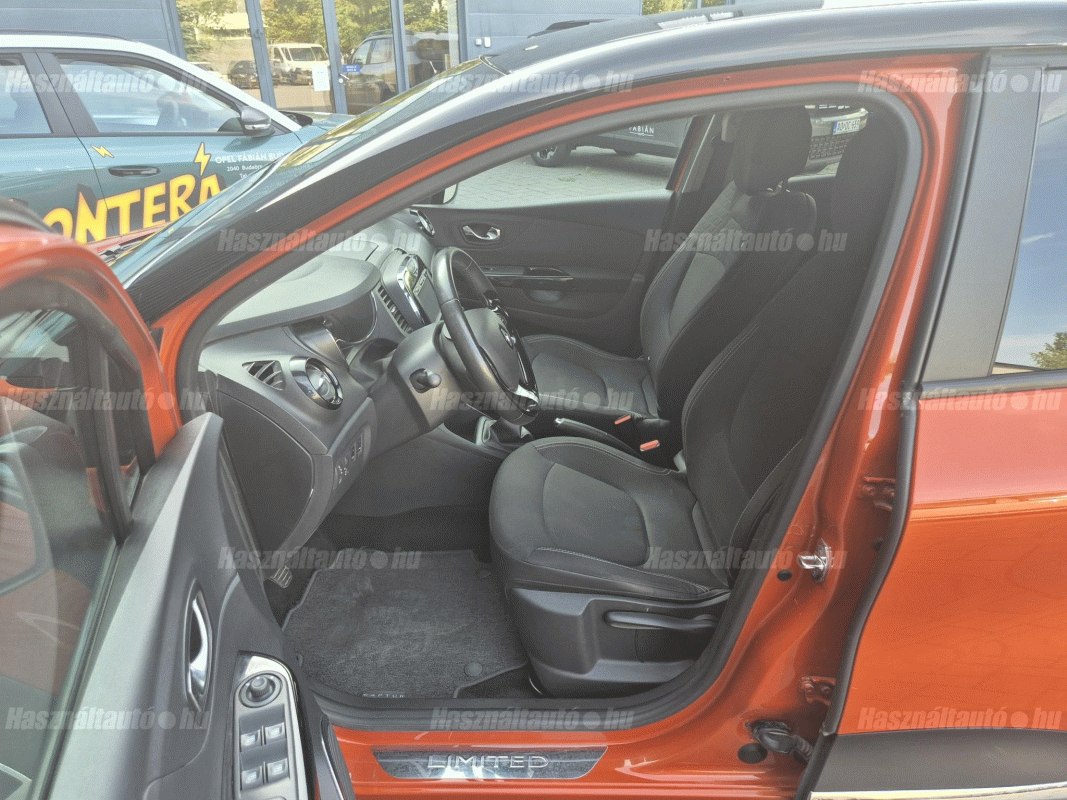 Renault Captur 0.9 TCe 66 kW rok 2016, 108 612 km, Maďarsko — foto 5 z 12