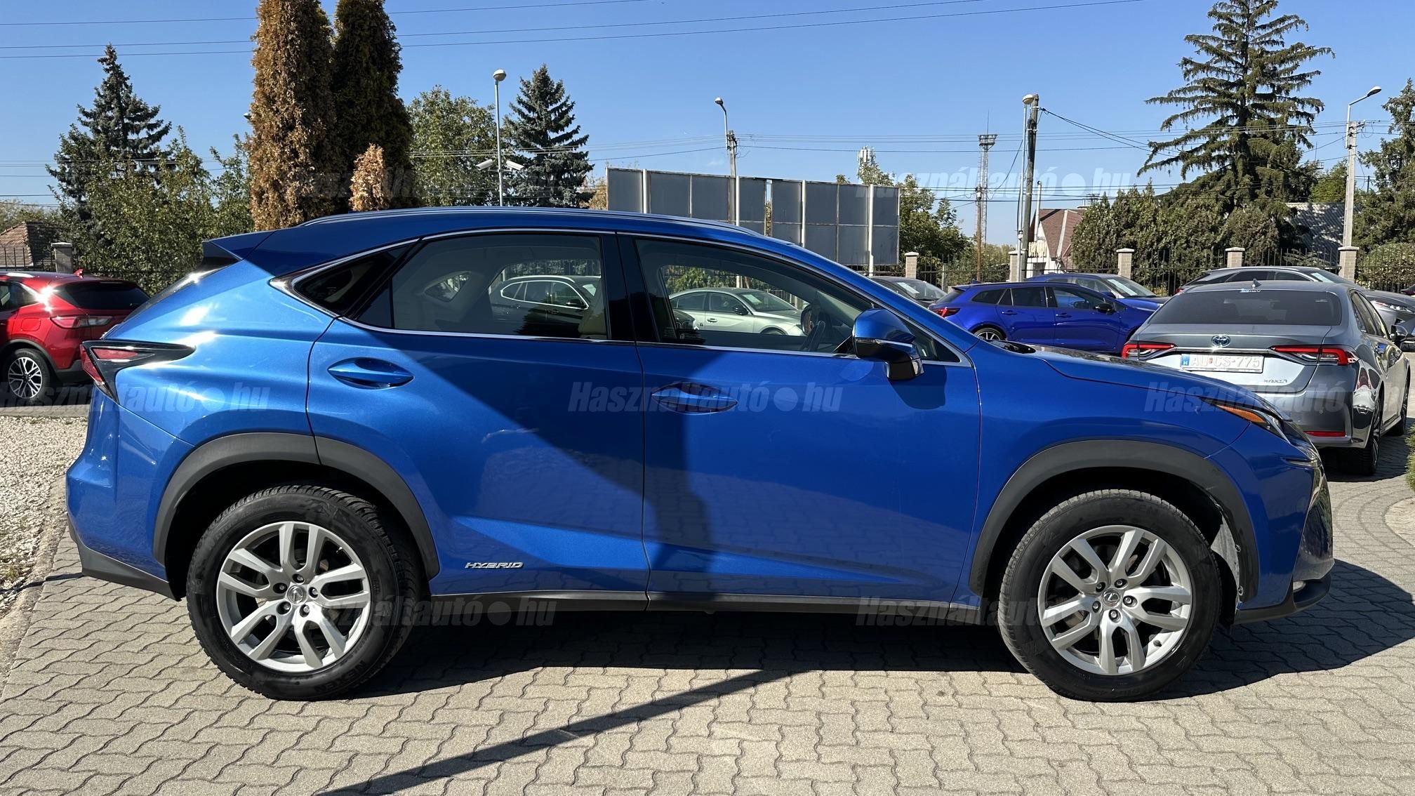 Lexus Rx 450h CVT 114 kW rok 2017, 241 837 km, Maďarsko — foto 6 z 41