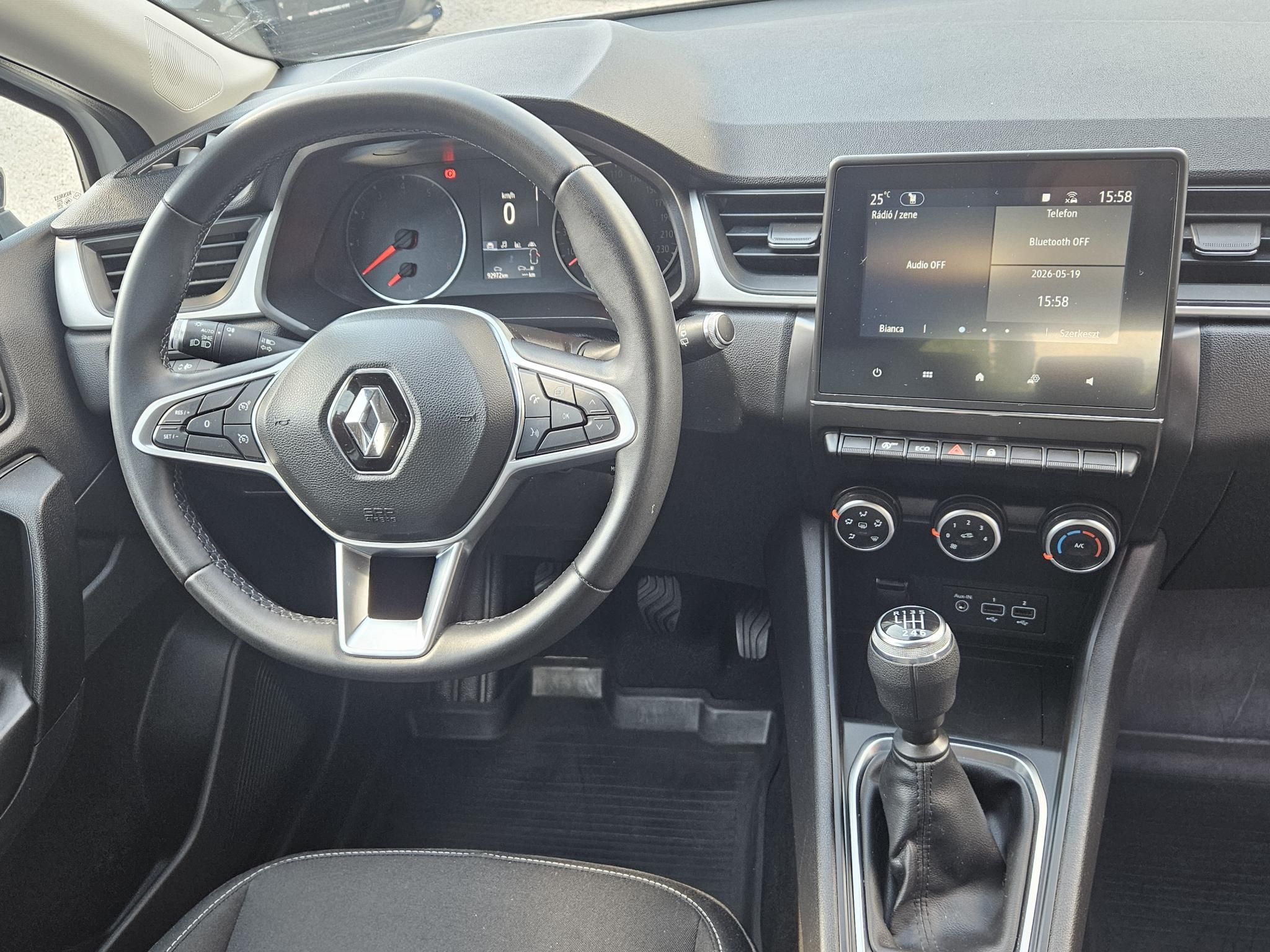Renault Captur Zen 1.0 TCe 67 kW manuál rok 2021, Maďarsko — foto 3 z 18