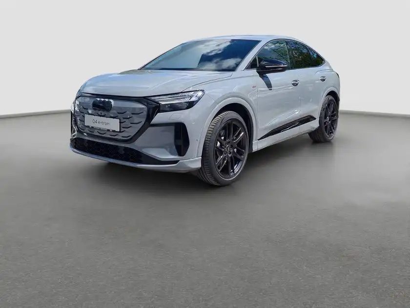Audi q4 381 kW, Německo — foto 2 z 18