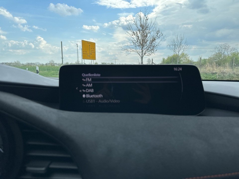 Mazda 3 2,5 rok 2026, 100 km, Německo — foto 15 z 15