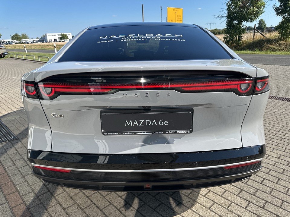 Mazda 6e rok 2026, Německo — foto 5 z 15