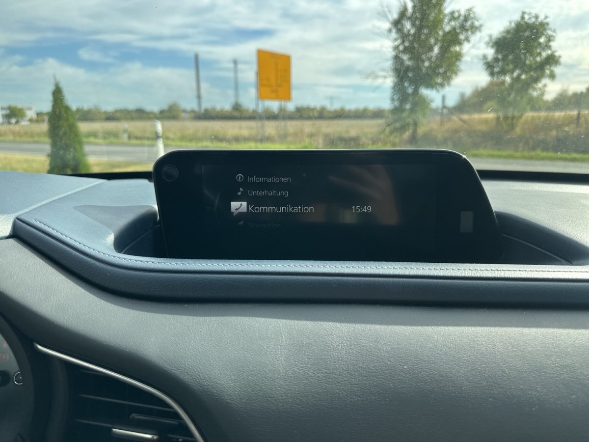 Mazda CX-30 2,0, Německo — foto 13 z 15
