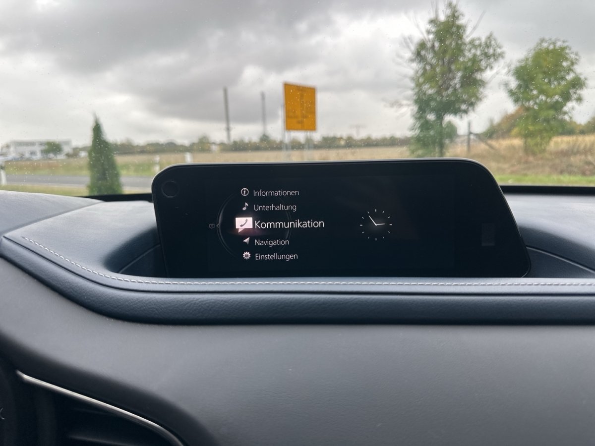 Mazda CX-30 2,0, Německo — foto 12 z 15