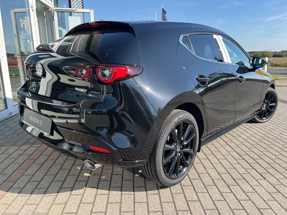 Mazda 3 2,5 rok 2026, 100 km, Německo — foto 4 z 15
