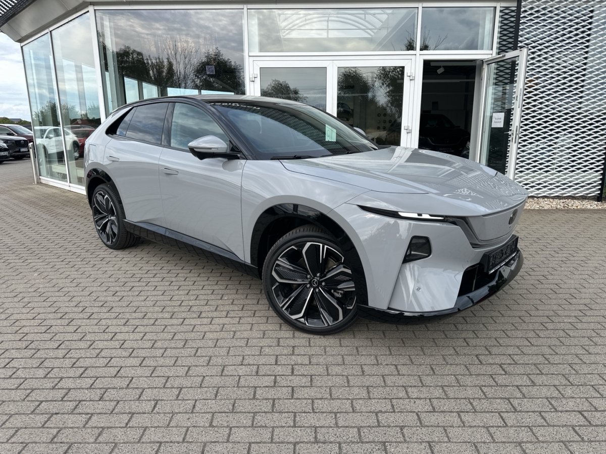 Mazda CX6E 78 kWh rok 2026, Německo — foto 3 z 15