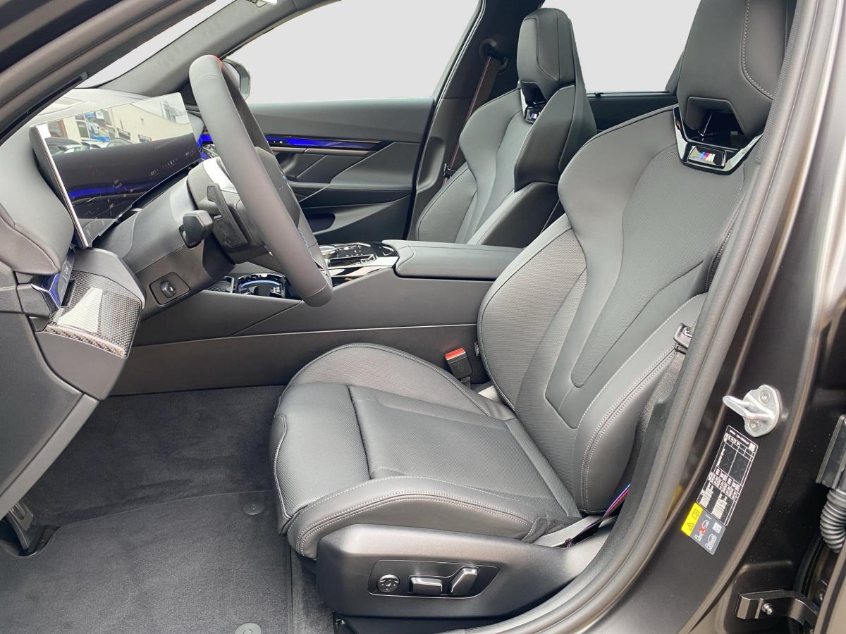BMW i5 xDrive automat rok 2026, 2 316 km, Německo — foto 12 z 32