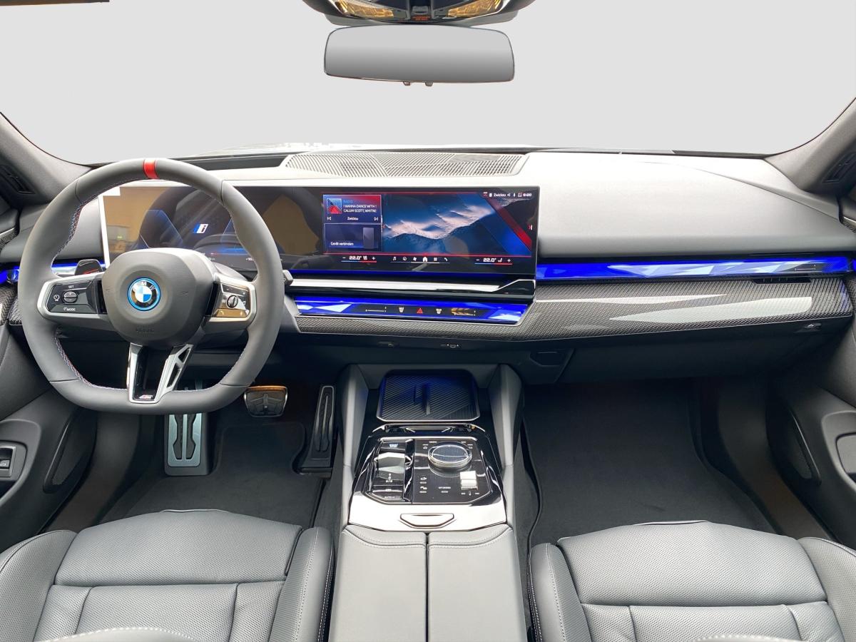 BMW i5 xDrive automat rok 2026, 2 316 km, Německo — foto 14 z 32