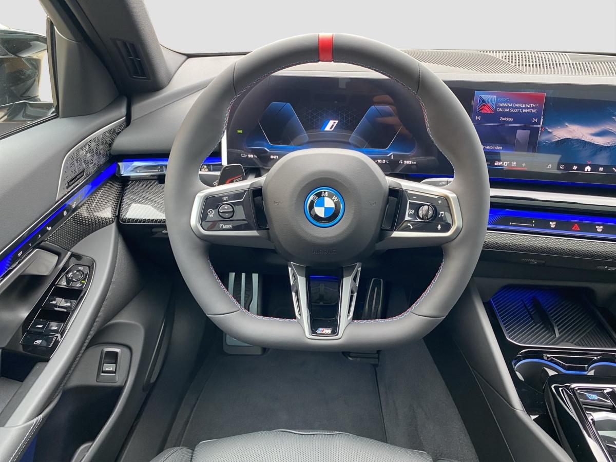 BMW i5 xDrive automat rok 2026, 2 316 km, Německo — foto 15 z 32