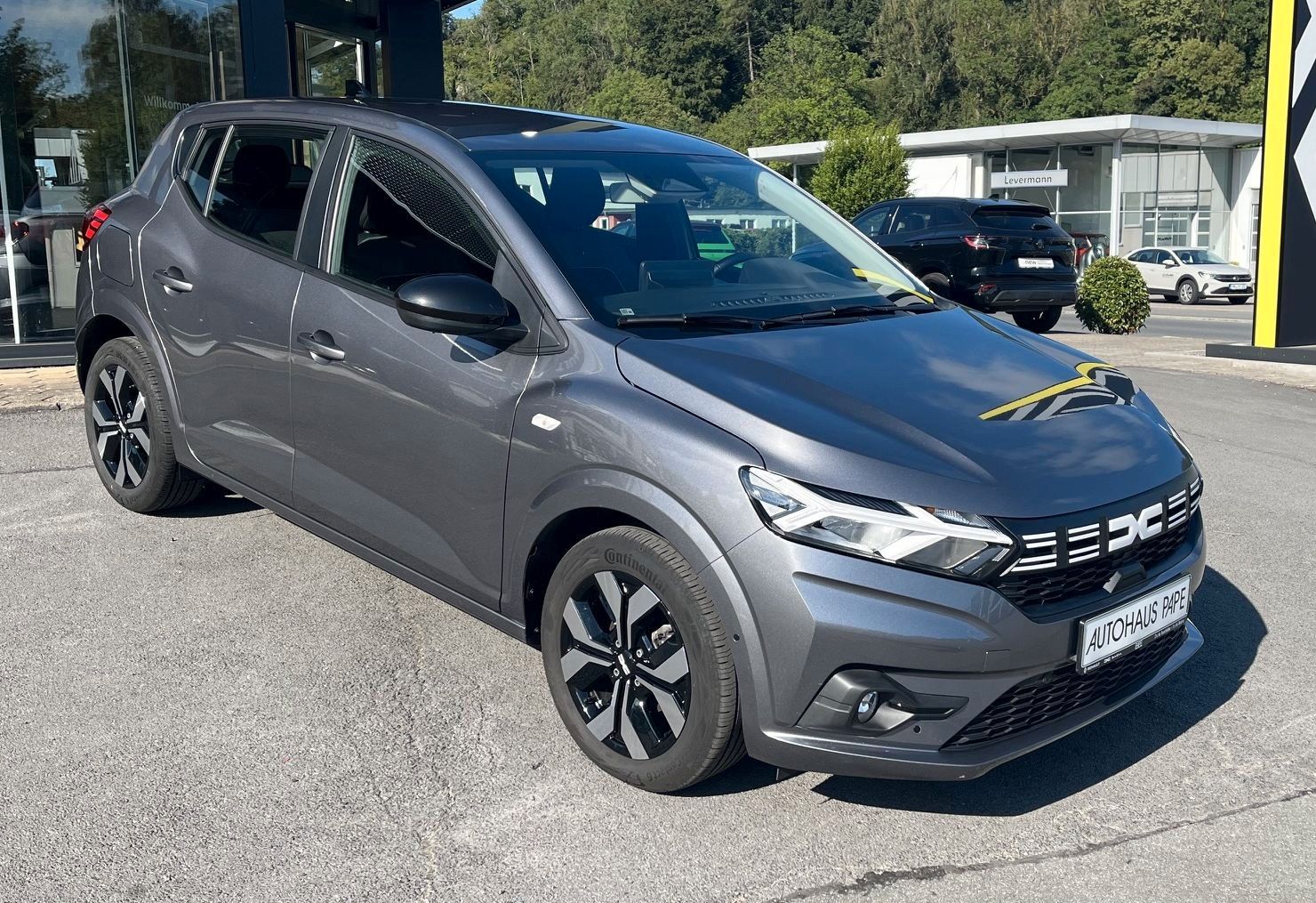 Dacia Sandero Journey+ Eco-G 1,0 manuál rok 2025, Německo — foto 3 z 18