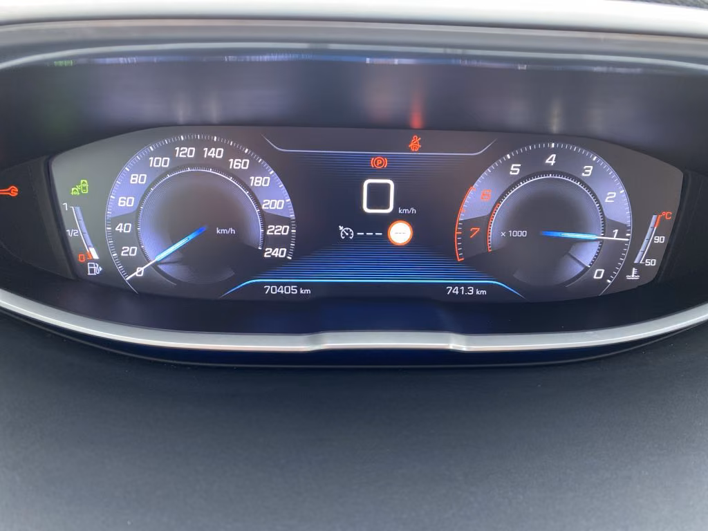 Citroen 96 kW manuál rok 2019, 93 125 km, Německo — foto 13 z 33