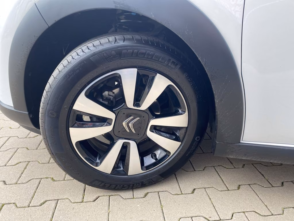 Volkswagen 70 kW manuál rok 2019, 61 100 km, Německo — foto 7 z 31