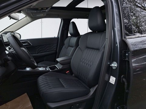 Mitsubishi Outlander 2.4 225 kW automat rok 2026, 100 km, Německo — foto 11 z 23