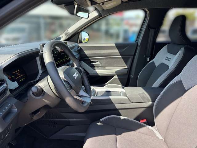 Dacia 114 kW automat rok 2025, 9 900 km, Německo — foto 9 z 23
