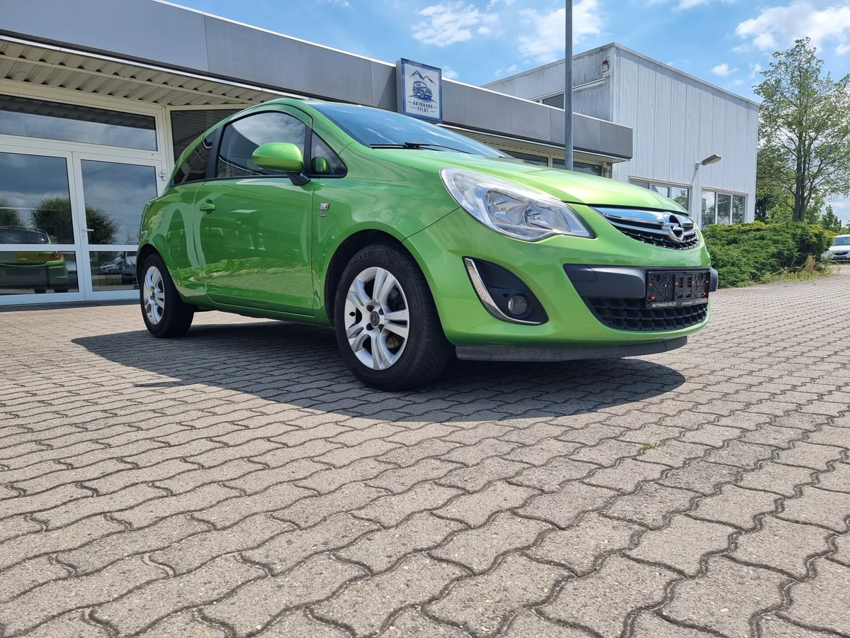 Opel Corsa 3-Türer 1.4, 90 500 km, Německo — foto 2 z 36