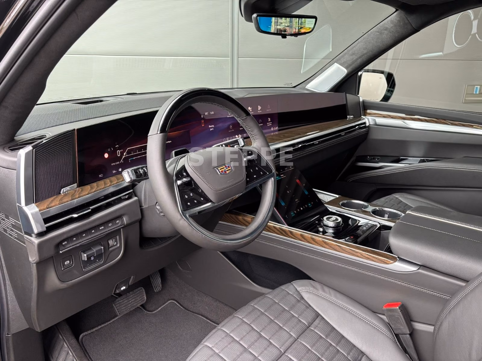 Cadillac 6.2 313 kW automat, 100 km, Německo — foto 7 z 19