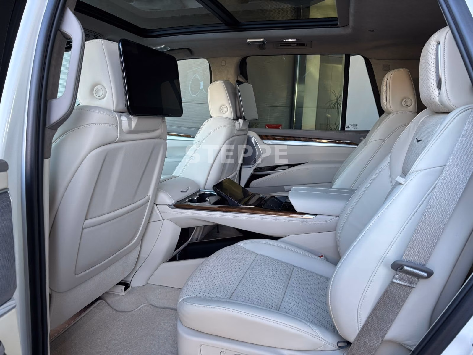 Cadillac 6.2 313 kW automat, 100 km, Německo — foto 9 z 24
