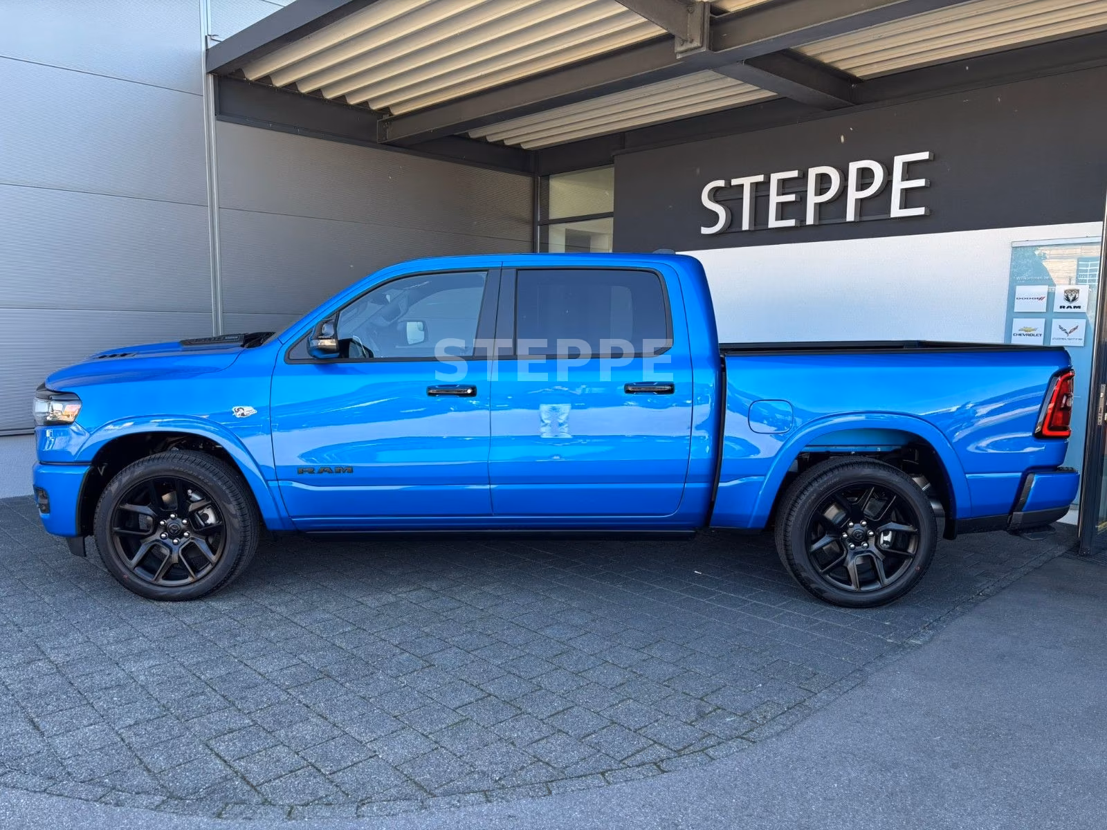 Dodge 5.7 D 295 kW automat rok 2026, 100 km, Německo — foto 3 z 29