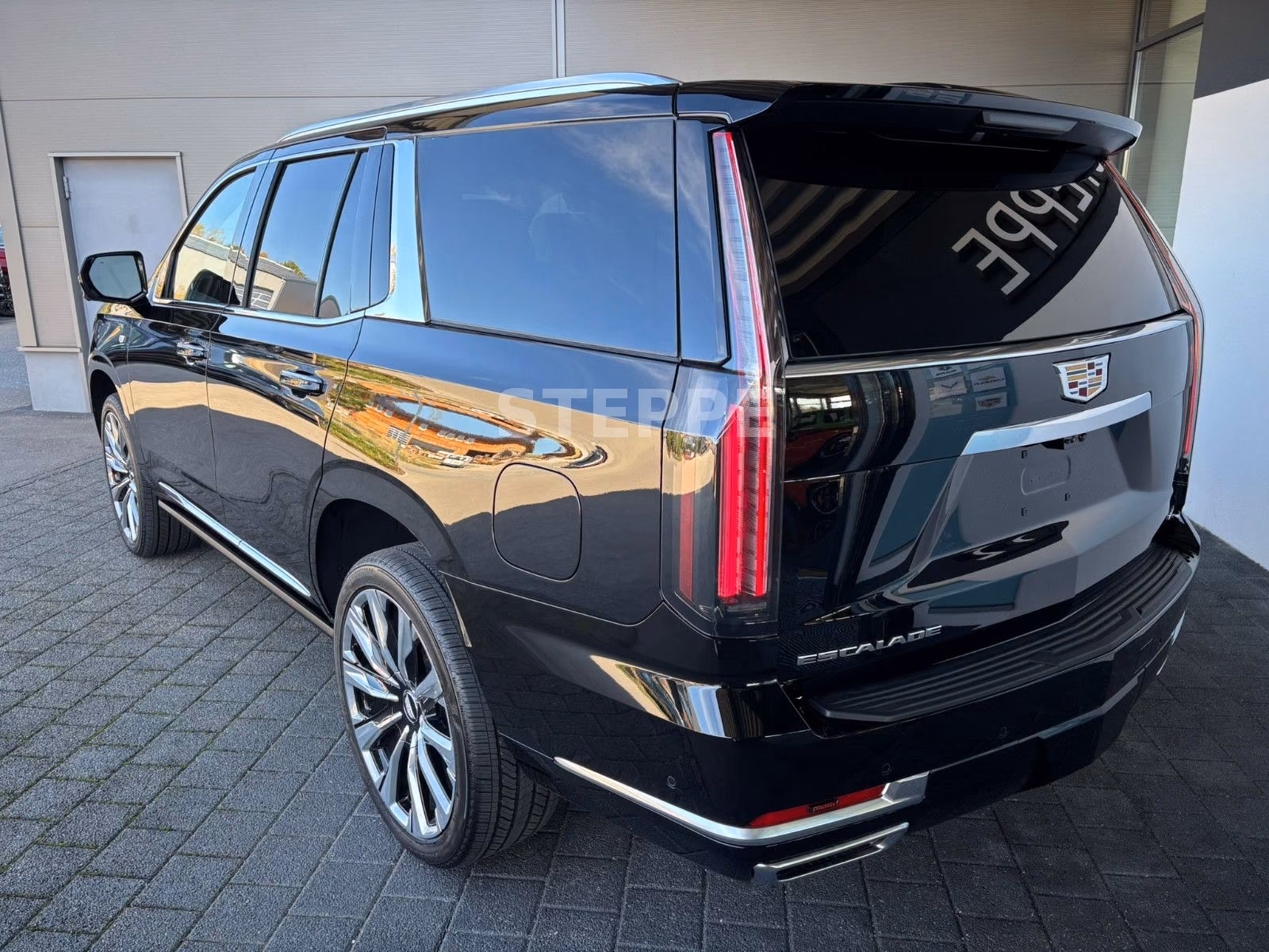 Cadillac 6.2 313 kW automat, 100 km, Německo — foto 4 z 26