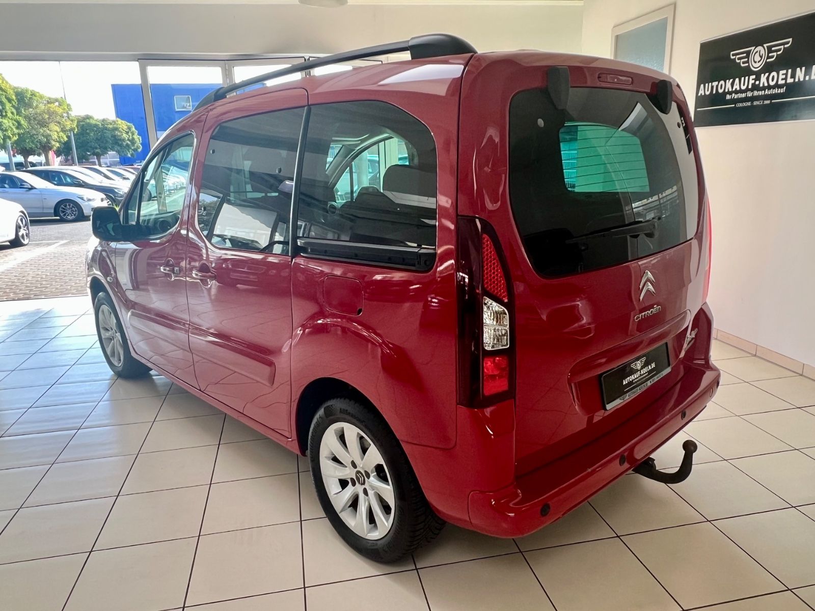 Citroen Berlingo 1.2 81 kW manuál rok 2018, 104 000 km, Německo — foto 7 z 15