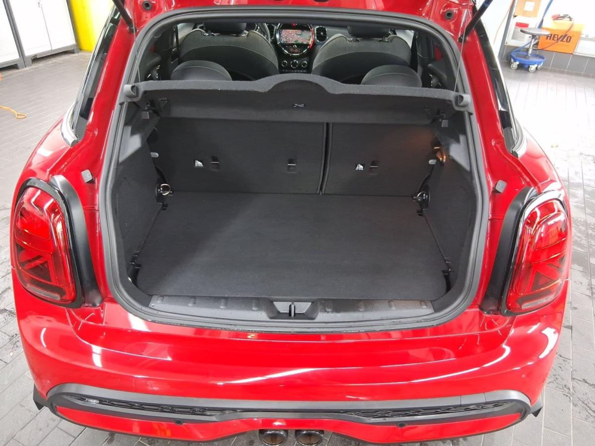 MINI Cooper S 5-Türer automat rok 2022, 19 971 km, Německo — foto 14 z 21