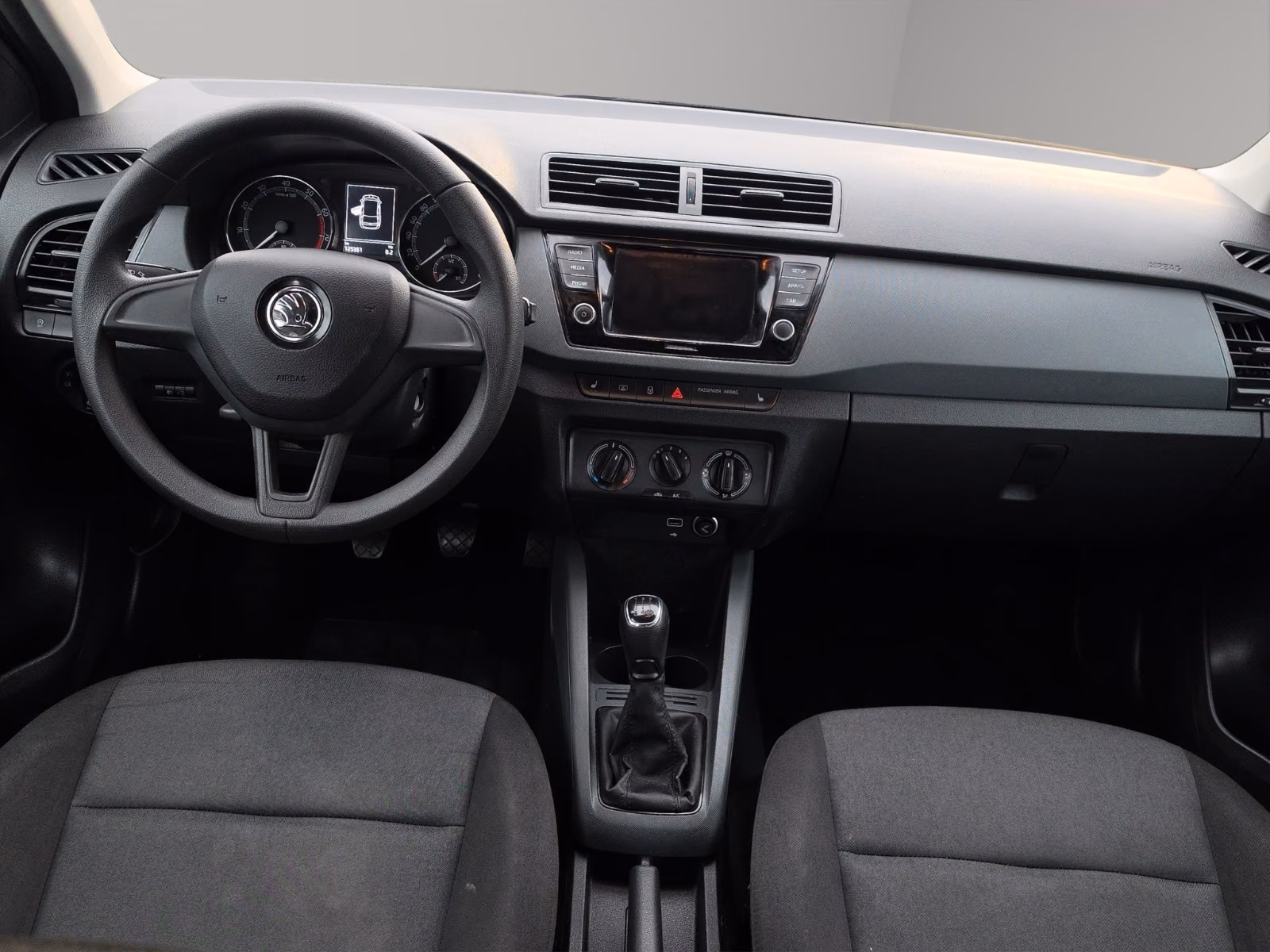 Škoda Fabia 55 kW manuál rok 2019, 125 361 km, Německo — foto 13 z 36