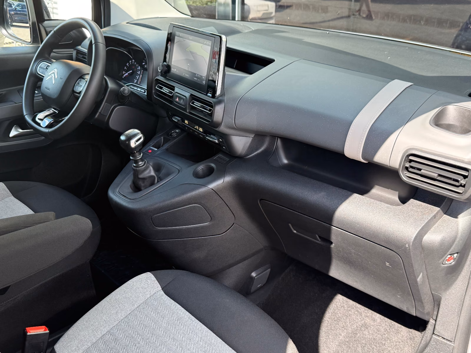 Citroen 1,5 75 kW manuál rok 2023, 30 695 km, Německo — foto 16 z 31