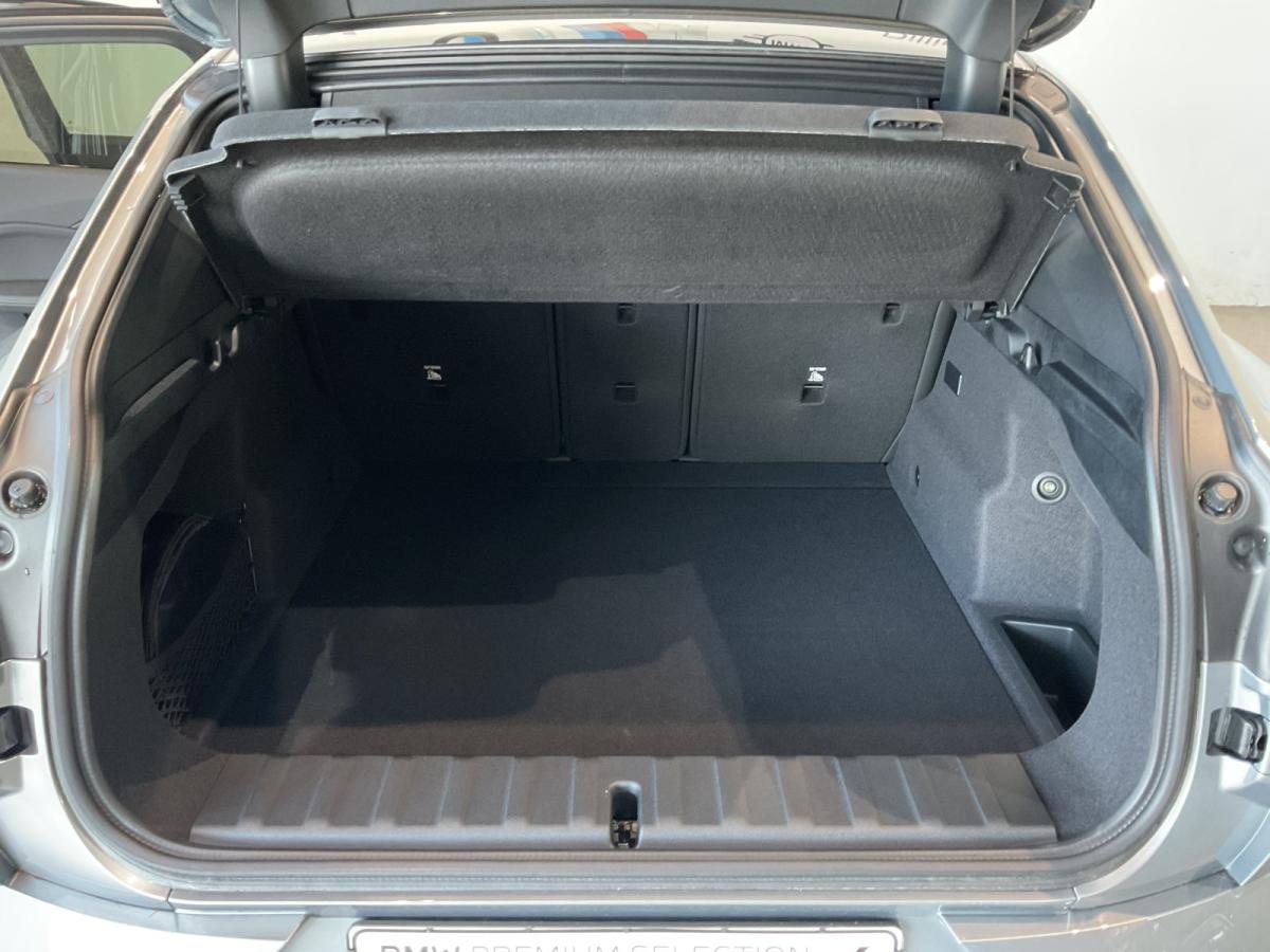 BMW iX2 automat rok 2026, 4 400 km, Německo — foto 12 z 22