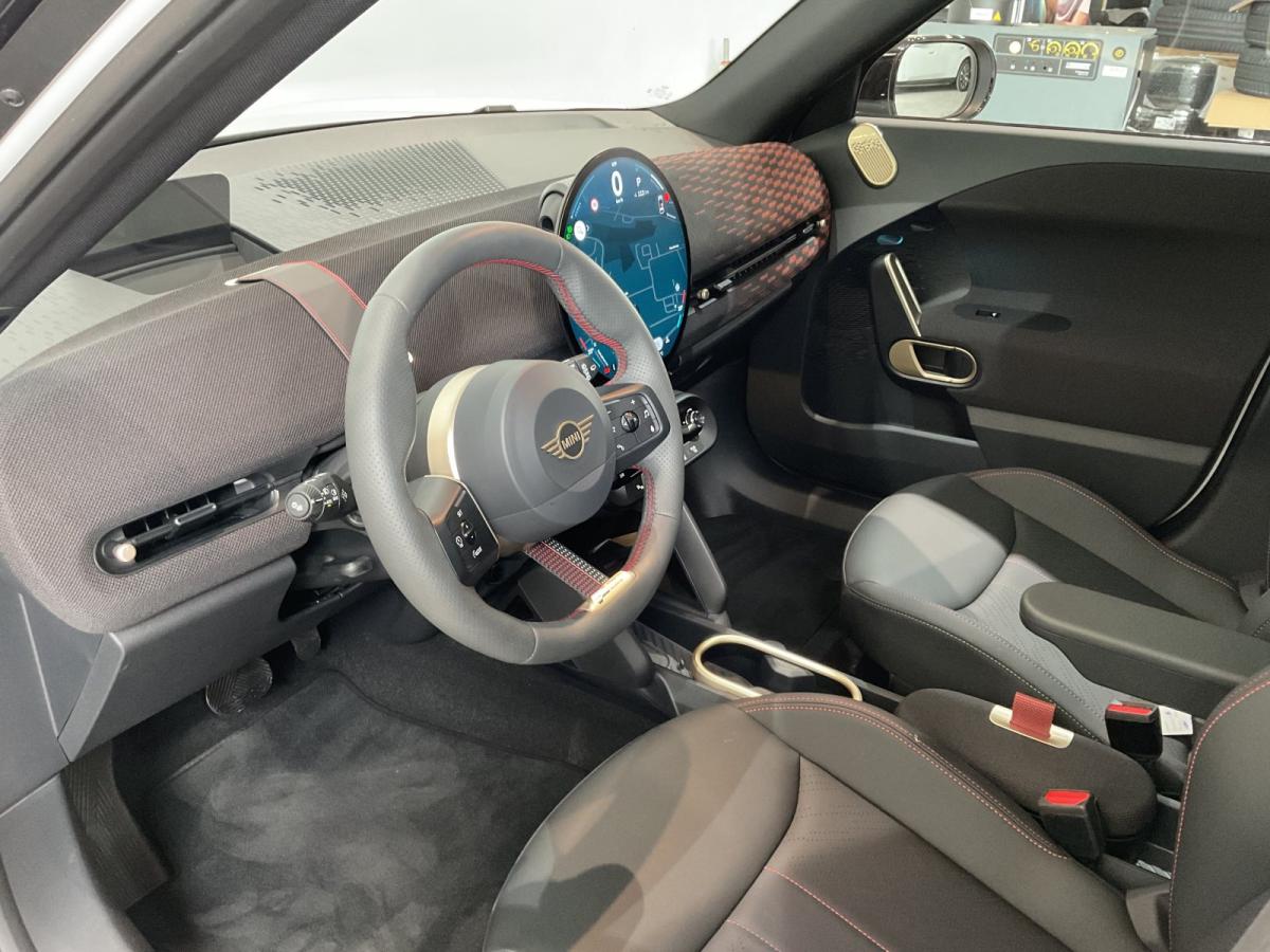 MINI Aceman automat rok 2025, 5 250 km, Německo — foto 8 z 21