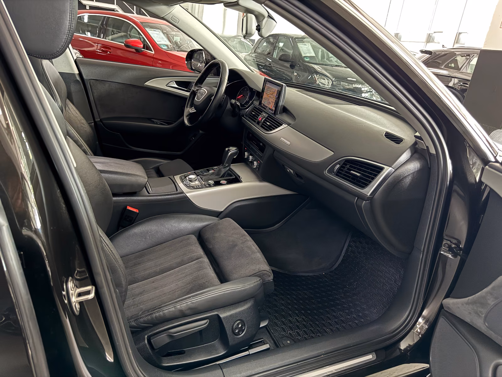 Audi 3.0 TDI 235 kW automat rok 2015, 196 239 km, Německo — foto 16 z 50