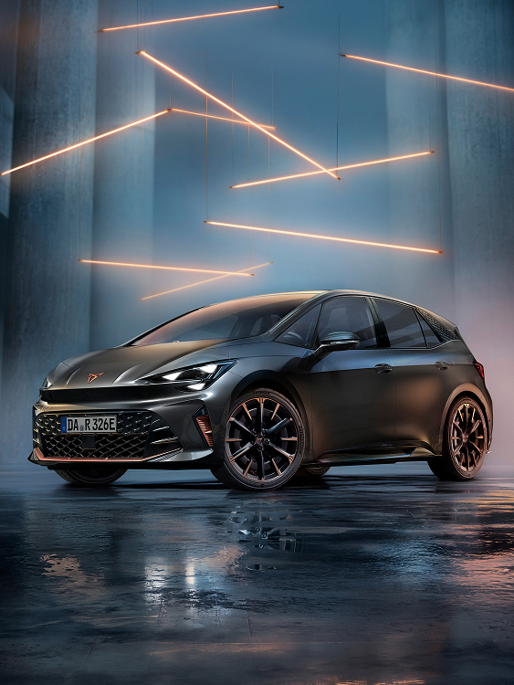 Cupra Neuer Born, Německo — foto 2 z 9