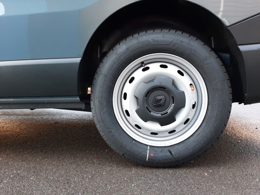 Renault Arkana 2,0 96 kW manuál rok 2024, 12 900 km, Německo — foto 7 z 33
